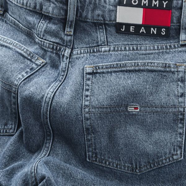 Tommy Jeans Mom Jeans - bleu (1AB)