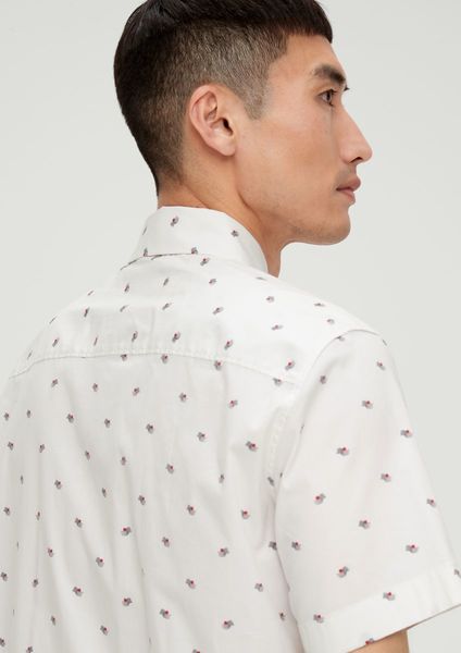 s.Oliver Red Label Slim : chemise à manches courtes avec imprimé allover   - blanc (01A6)