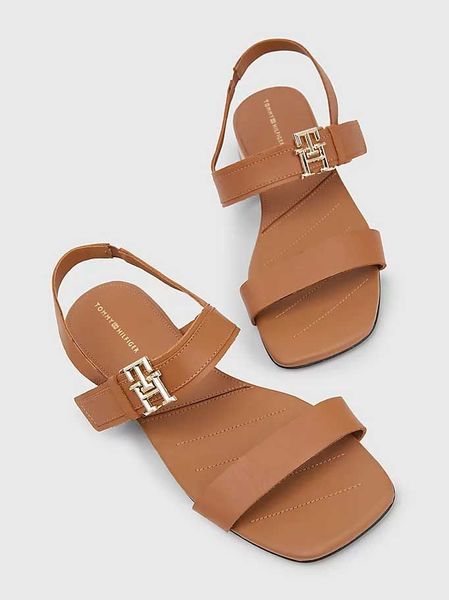 Tommy Hilfiger Flat leather sandal with square toe - brown (GU9)