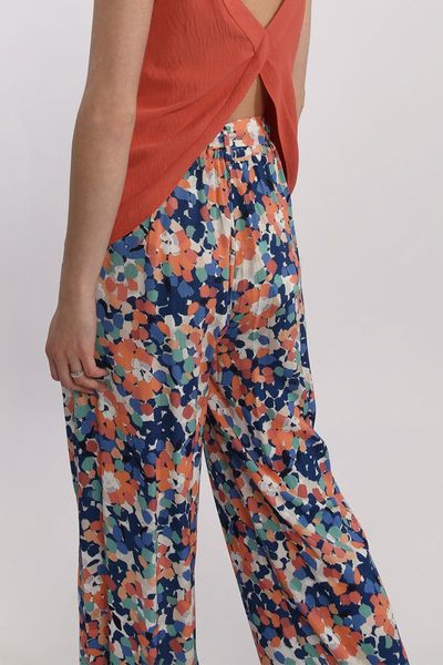 Molly Bracken Pantalon large à fleurs - orange/bleu (BLUE CANOPEE)