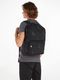 Calvin Klein Sac à dos avec logo imprimé - noir (01R)