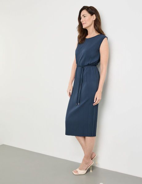 Gerry Weber Edition Pleated dress with a waistband tie - blue (80936)