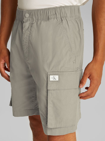 Calvin Klein Jeans Gewaschene Cargo-Shorts - grau (PCZ)
