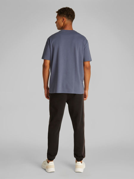 Calvin Klein T-Shirt aus Baumwollstretch mit Badge - grau (PCP)