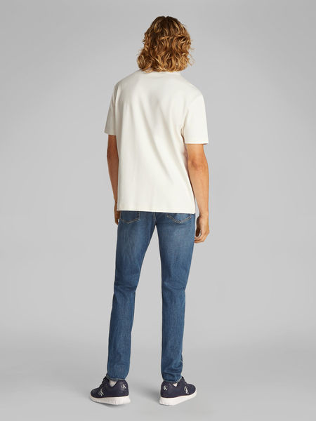 Calvin Klein T-Shirt aus Baumwollstretch mit Badge - weiß (YAS)